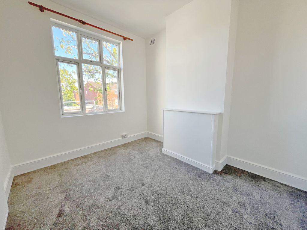 Property photo 1 of 7 3 Bed Flat To Rent South Ealing Road, Ealing W5