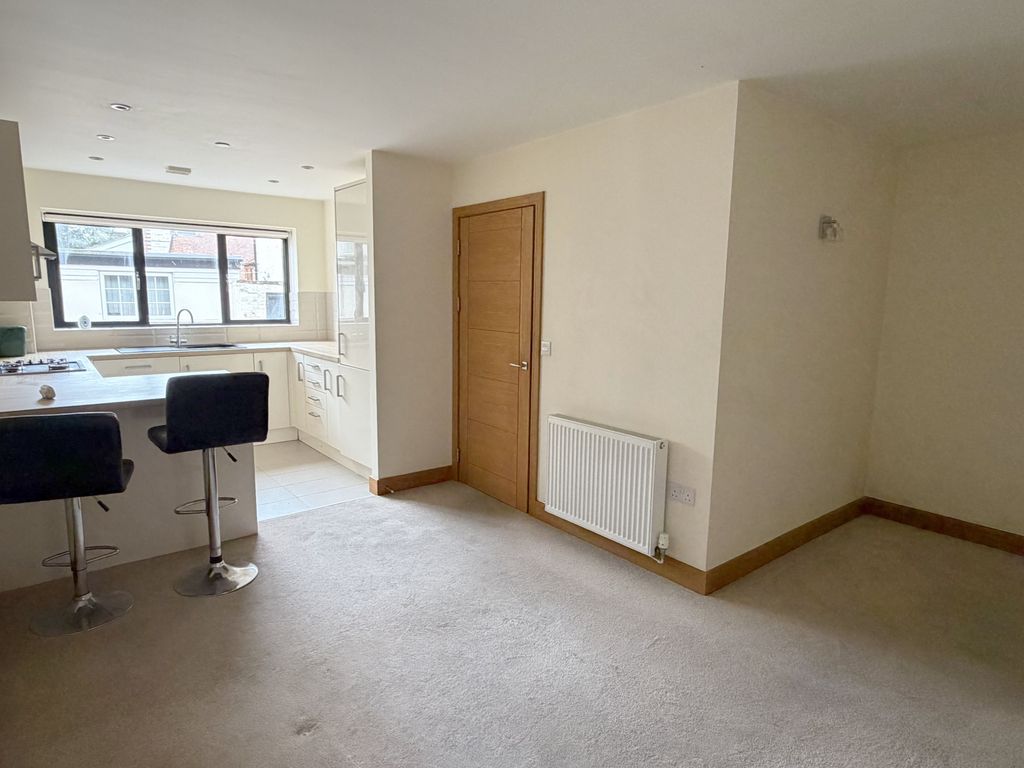 Property photo 3 of 9 Gallery