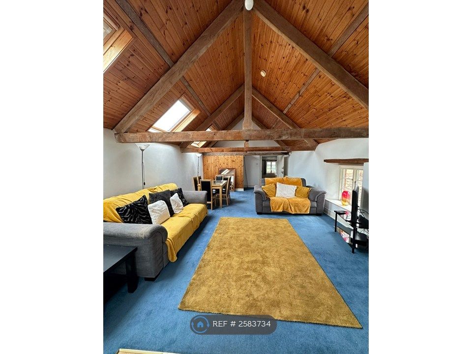 Property photo 2 of 10 Lovely Large Living / Dining Room