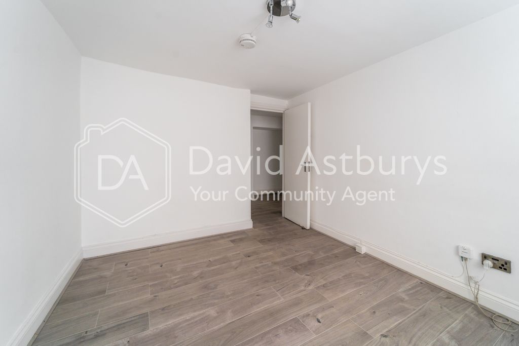 Property photo 2 of 10 Ndb00989