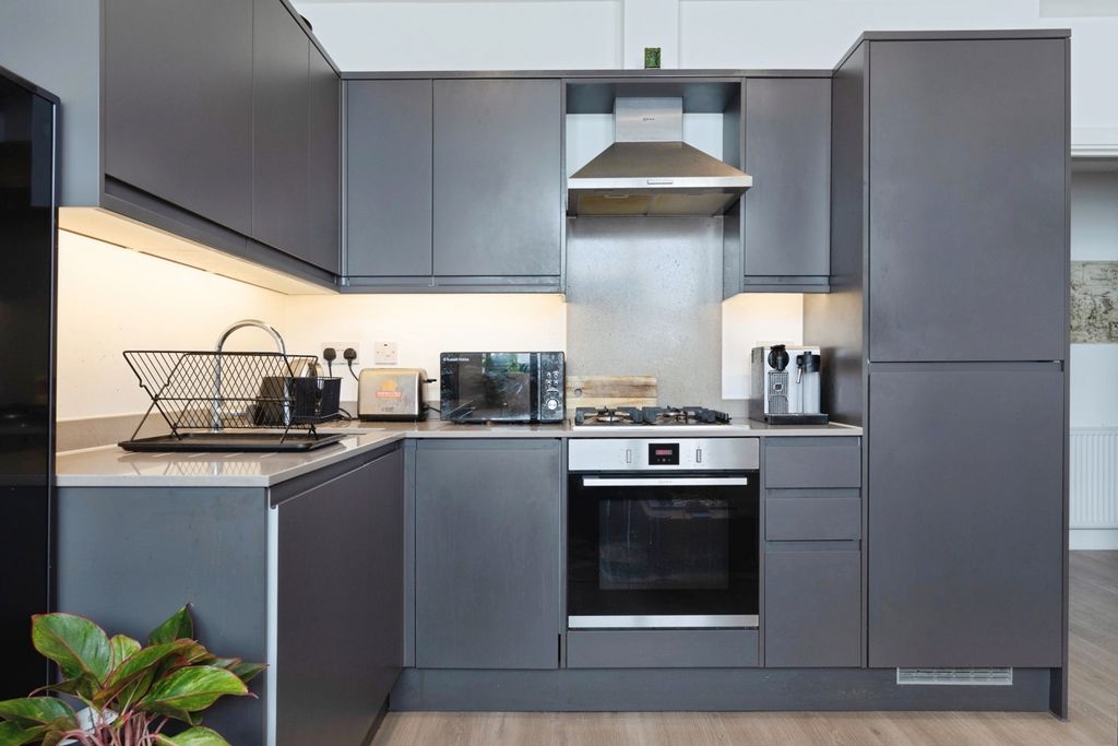 Property photo 2 of 20 Pbox-Img.Jpg