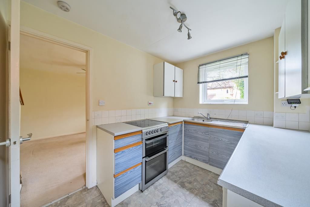 Property photo 2 of 11 Kitchen