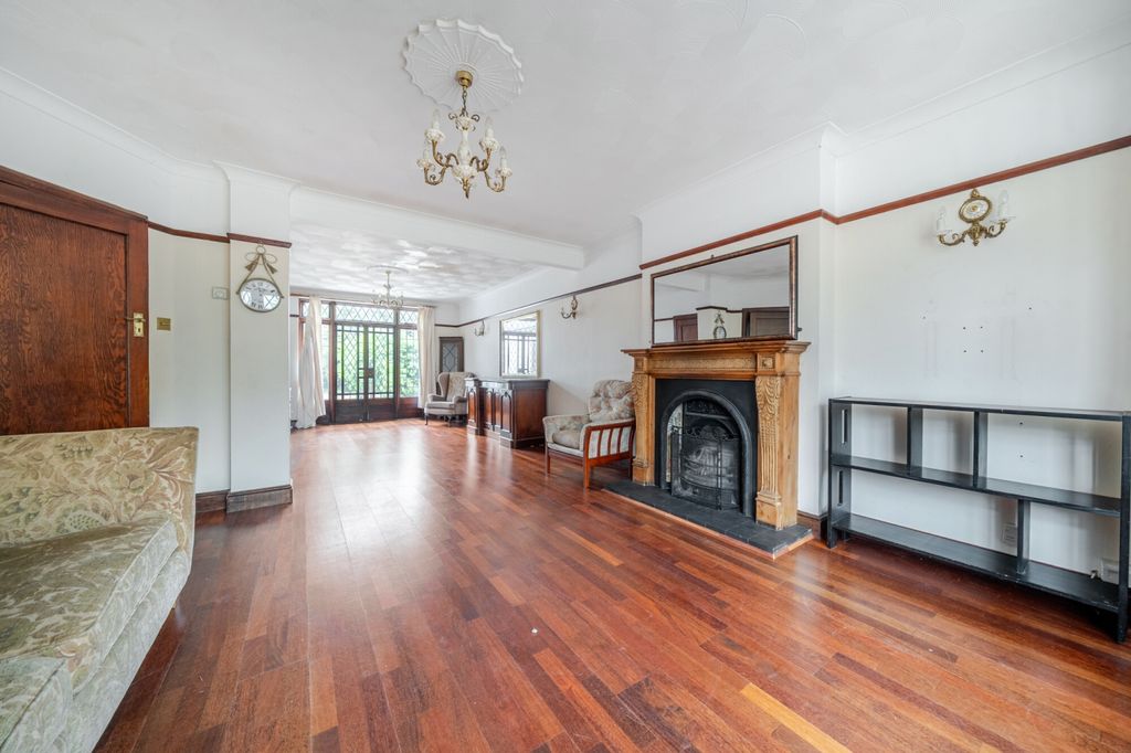 Property photo 3 of 20 1493134-12-6A5601...