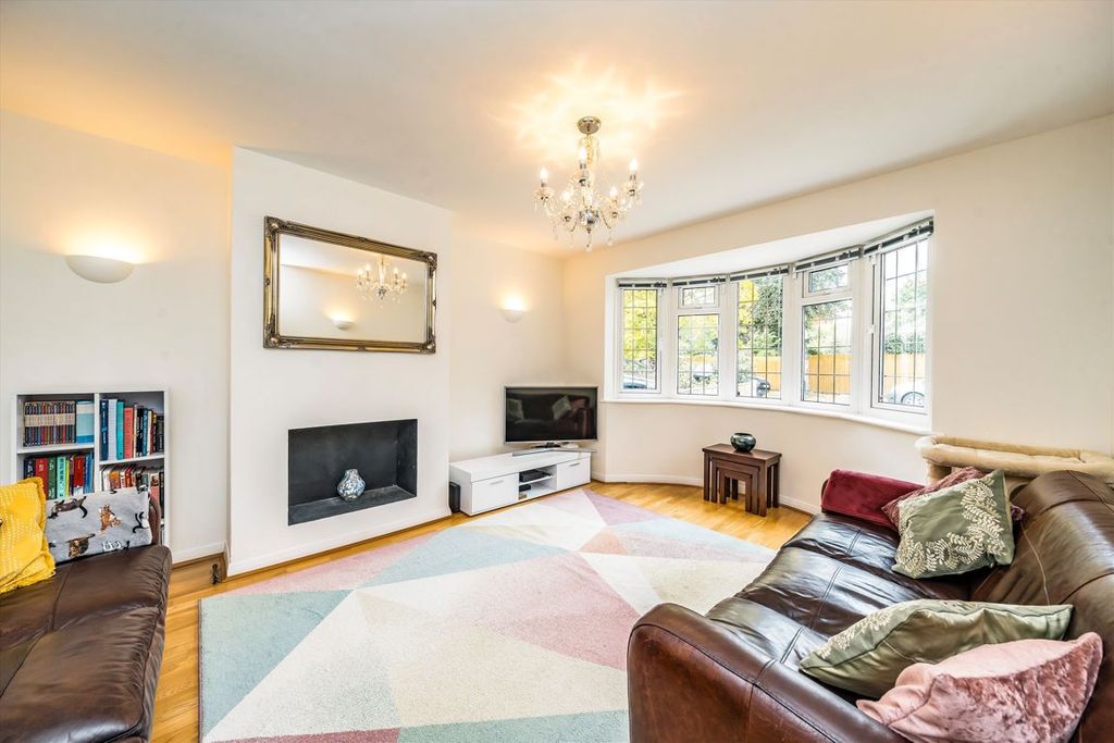 Property photo 2 of 8