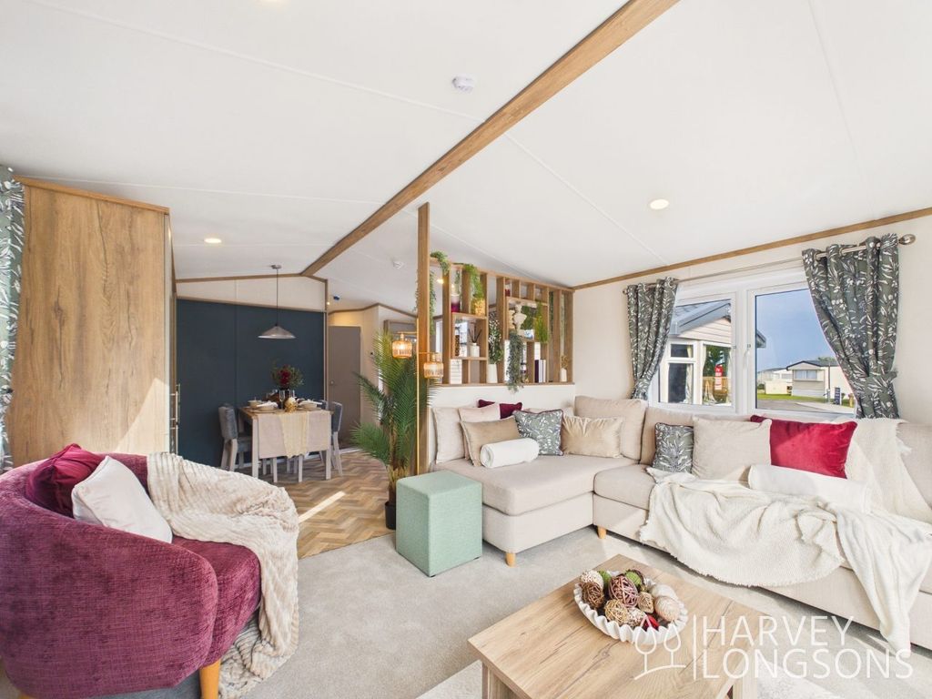 Property photo 1 of 18 Regal Hemsworth Pakefield Holiday Park Lounge Dining Area