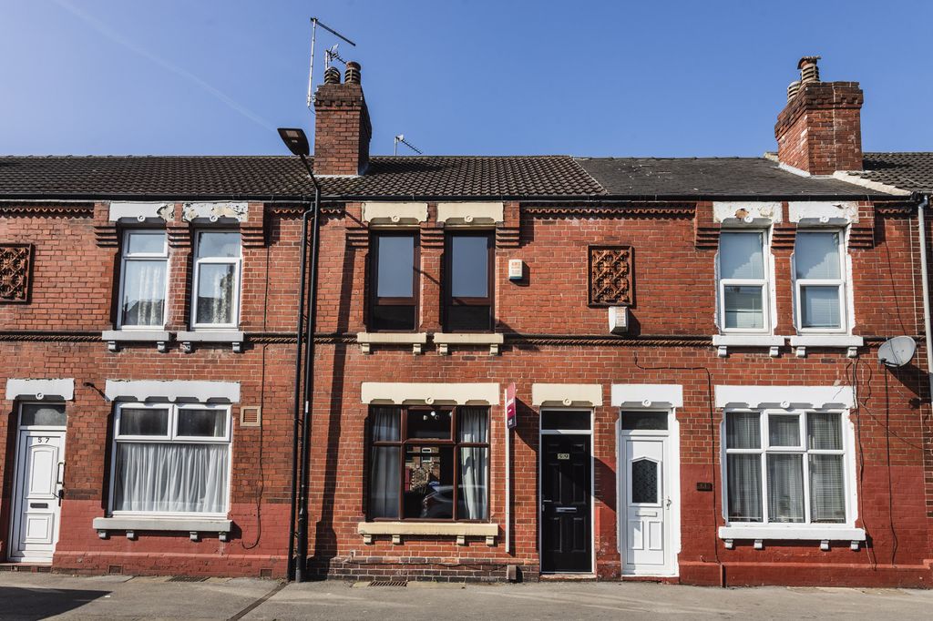 Property photo 1 of 31