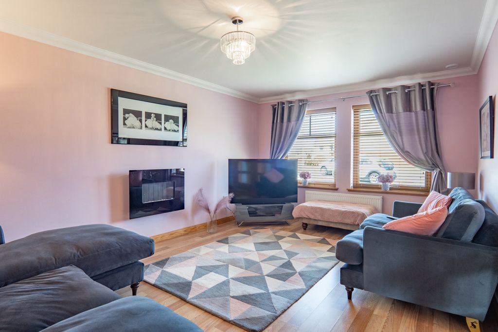 Property photo 2 of 42