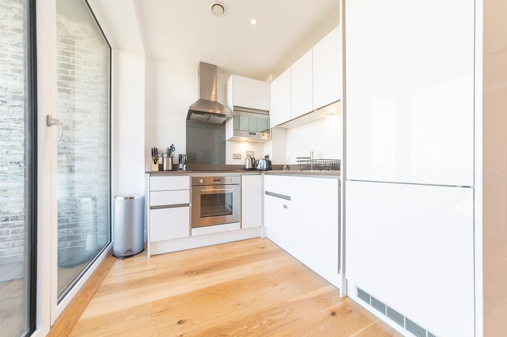 Property photo 2 of 11 Photo 17