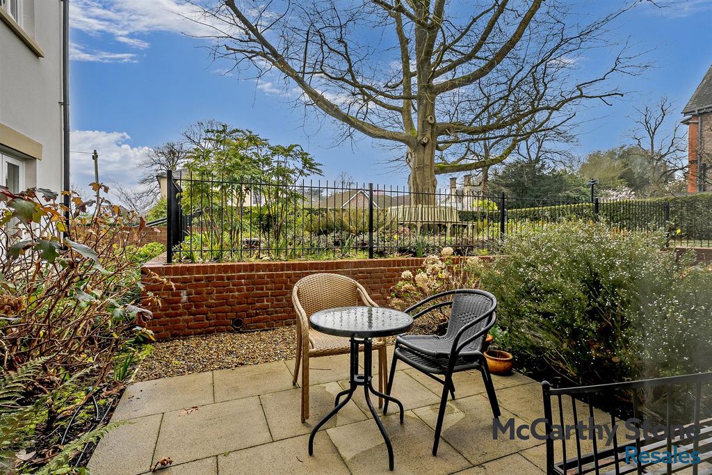 Property photo 3 of 21 8681617-Exterior01-800.Jpg