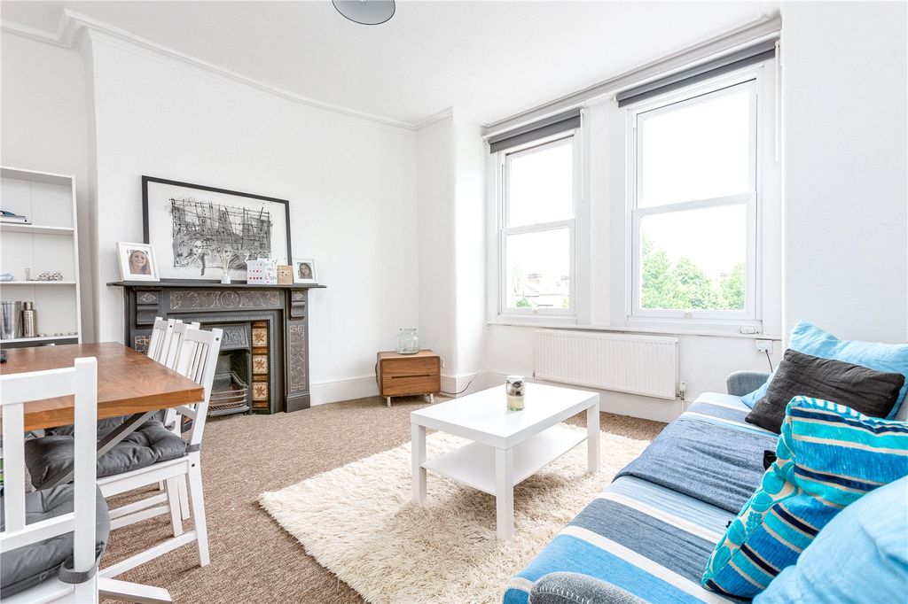 Property photo 1 of 6