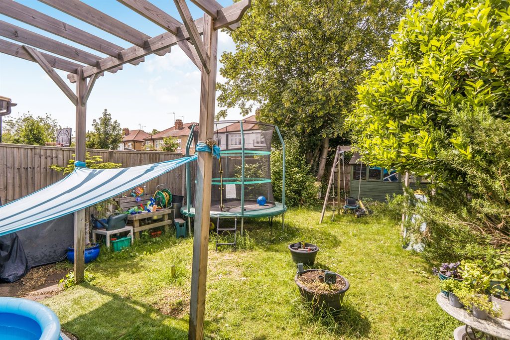 Property photo 2 of 12