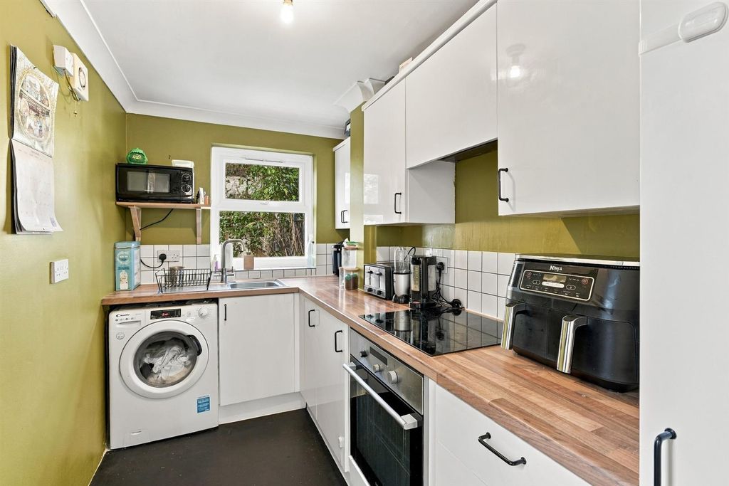 Property photo 3 of 10 101-Gladstonest-010.Jpg