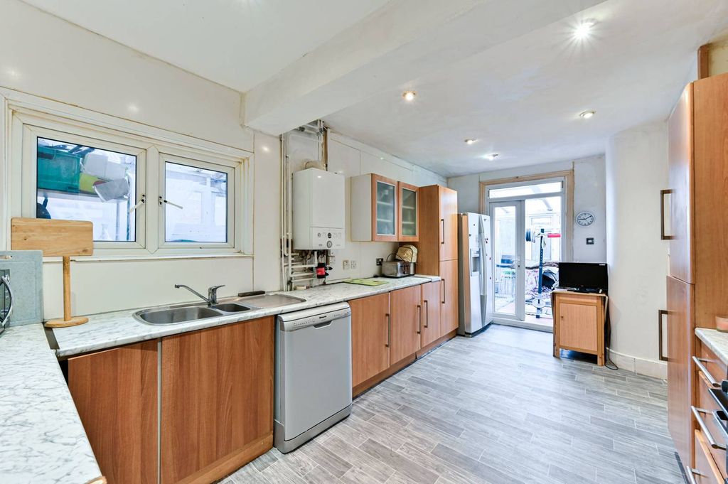 Property photo 1 of 8