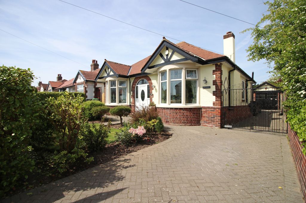 Property photo 1 of 32