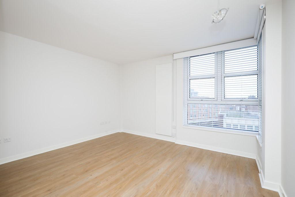 Property photo 3 of 13 Bedroom