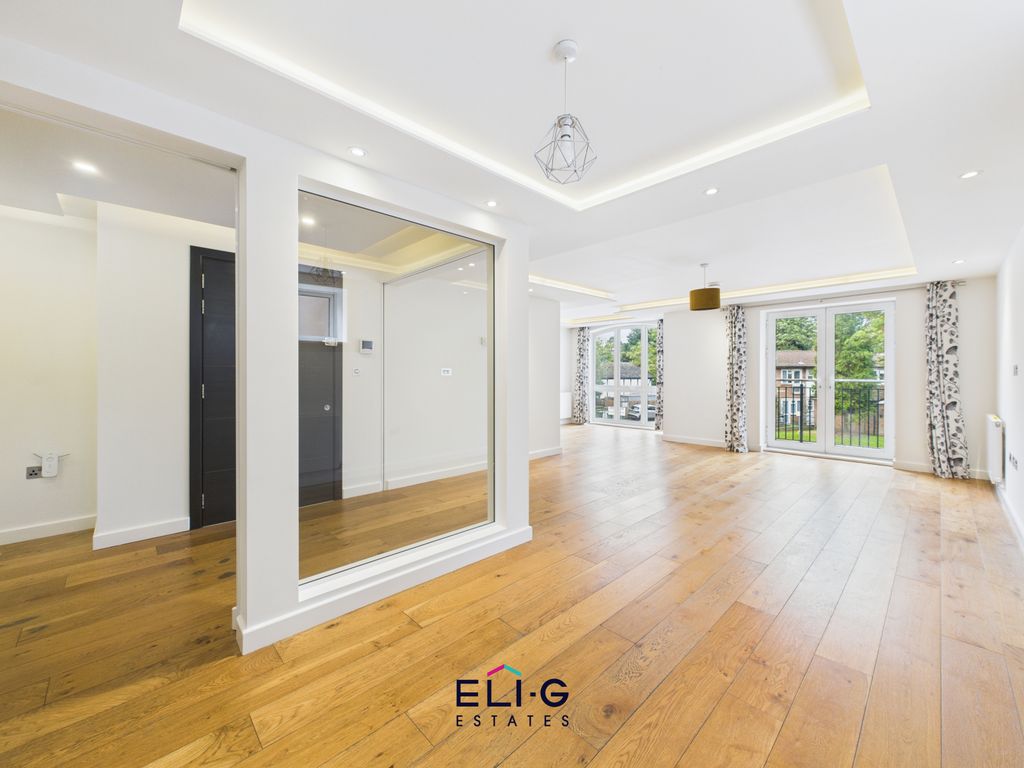 Property photo 3 of 15 Gallery