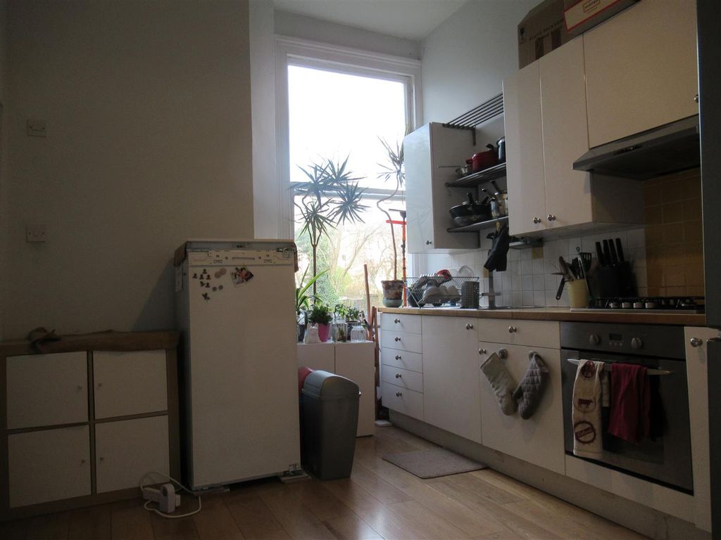 Property photo 3 of 14 Rgf 48 Brondesbury Villas New 2022 (8).Jpg