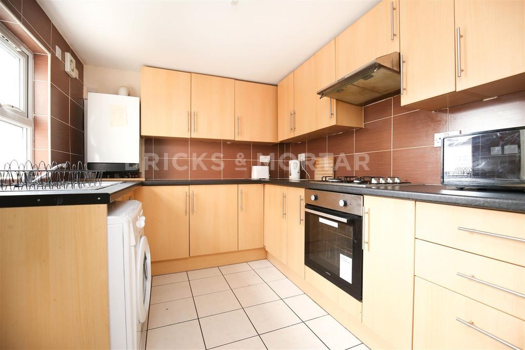 Property photo 3 of 11 Mibnlrv21Fg-Z8Fzbypee96Nzma.Jpg