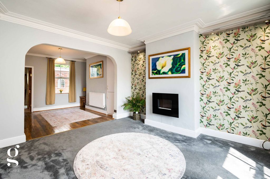 Property photo 2 of 32