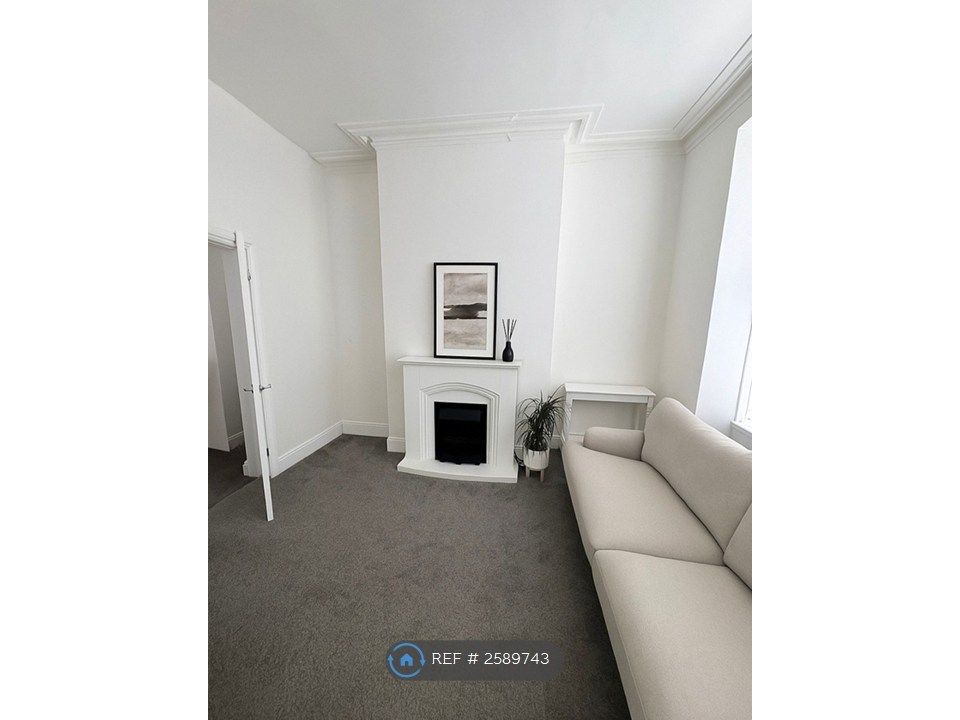 Property photo 2 of 12 Living Room