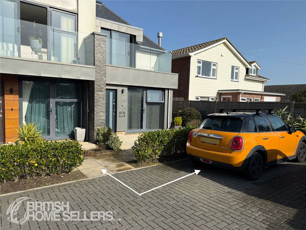 Property photo 2 of 15 Picture No. 18