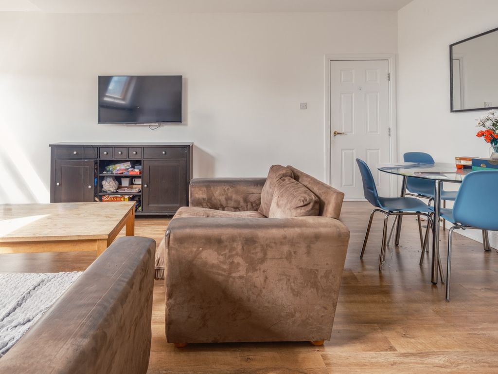 Property photo 3 of 8 3707783