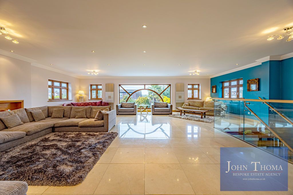 Property photo 3 of 35 Photo 3