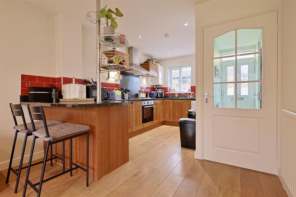 Property photo 3 of 19 C17F1Dd1-06F4-44Ab-83B5-BBC0Ada21753_1_201_A.Jpeg