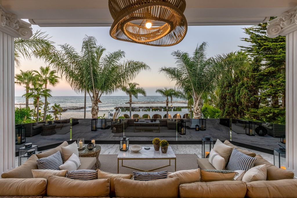 Property photo 1 of 53