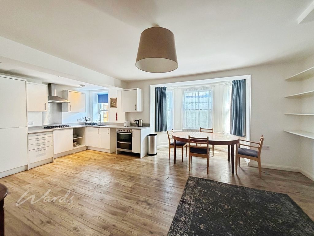 Property photo 2 of 13 Vic Parade 19 Ope...