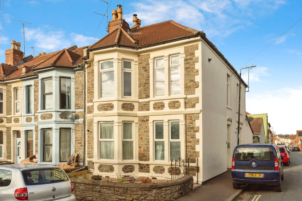 Property photo 1 of 21