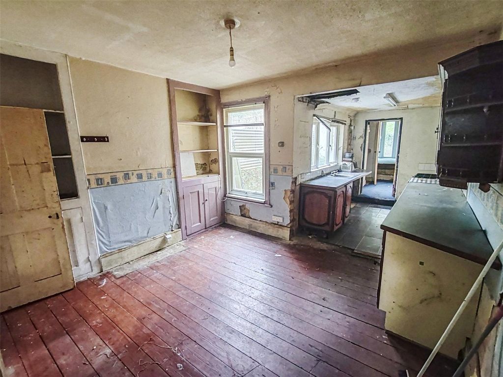 Property photo 3 of 8 Dining Room