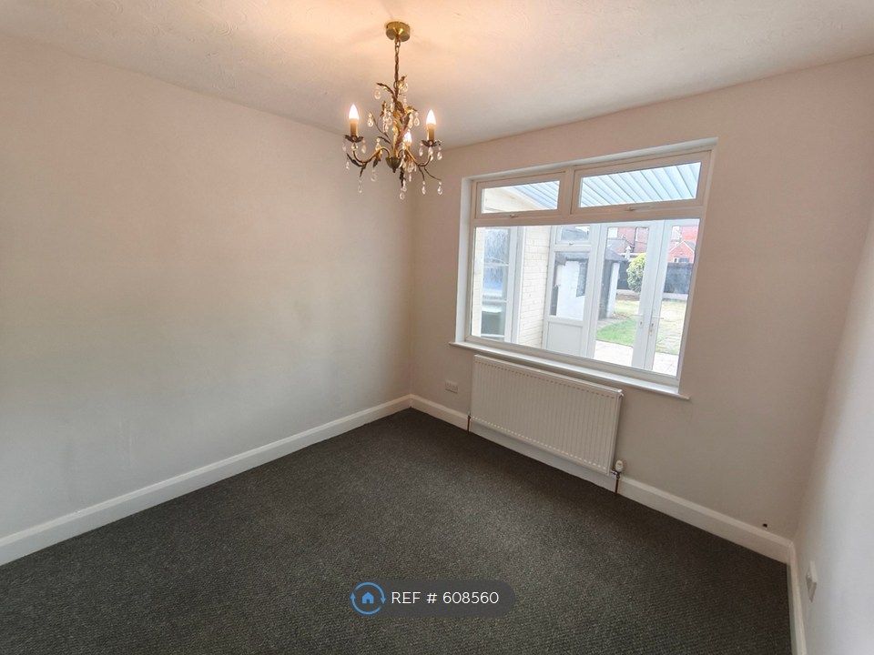 Property photo 3 of 13 Dining Room