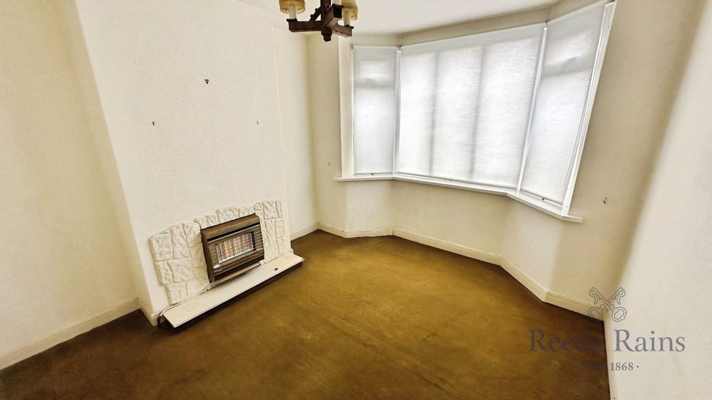 Property photo 2 of 10 Lounge