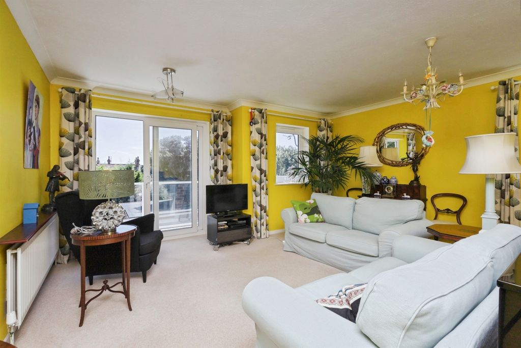 Property photo 2 of 13