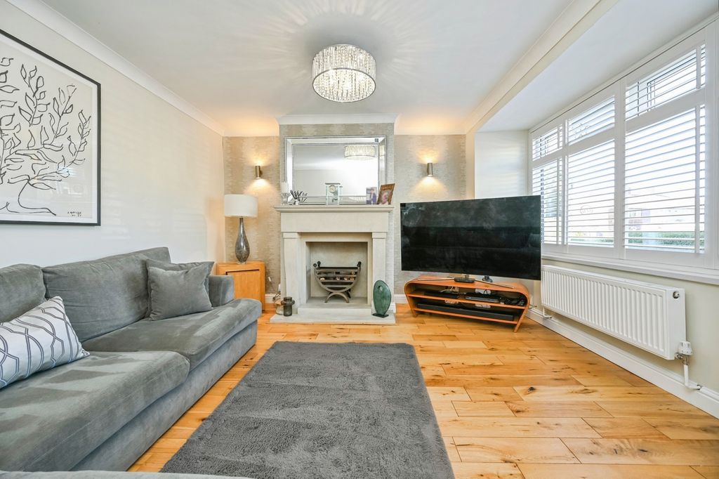 Property photo 3 of 24 Pbox-Img.Jpg