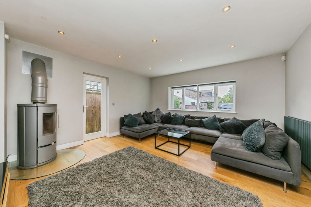 Property photo 3 of 42 Pbox-Img.Jpg