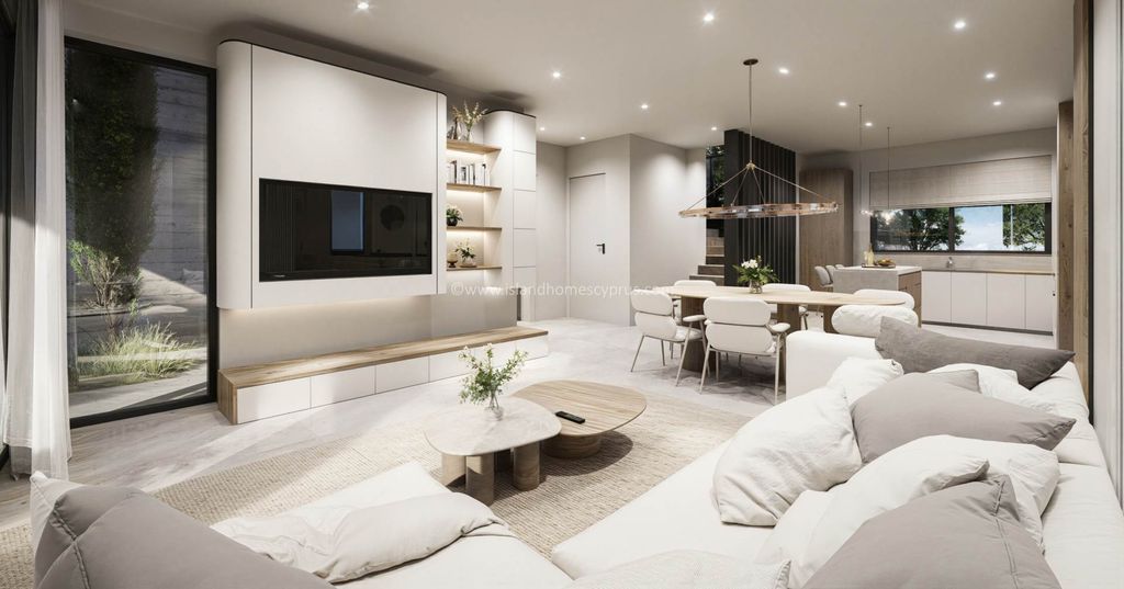 Property photo 2 of 25