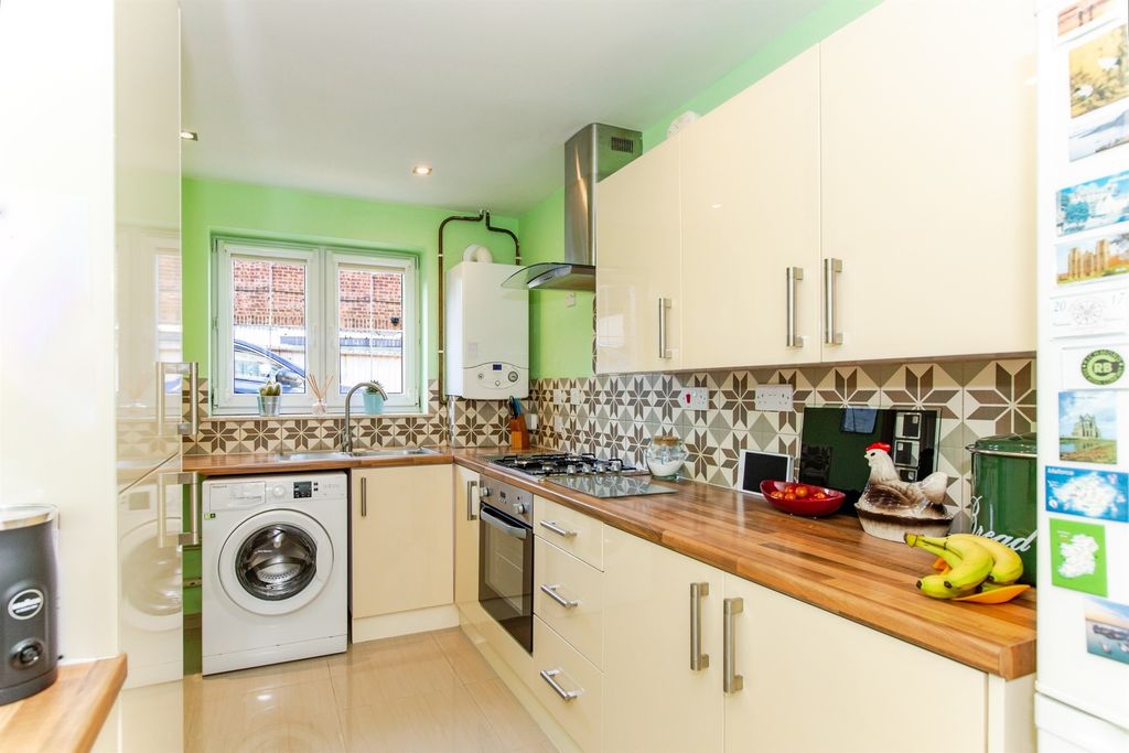 Property photo 3 of 17
