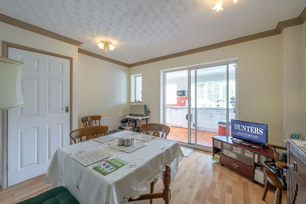 Property photo 3 of 25