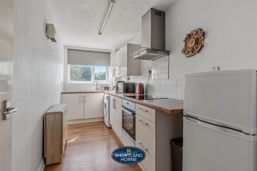 Property photo 3 of 23 Kitchen