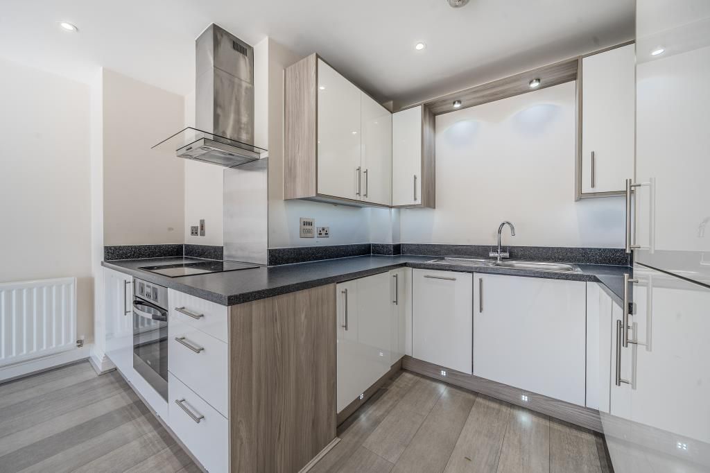 Property photo 3 of 18 Kitchen