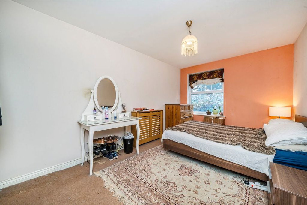 Property photo 3 of 5