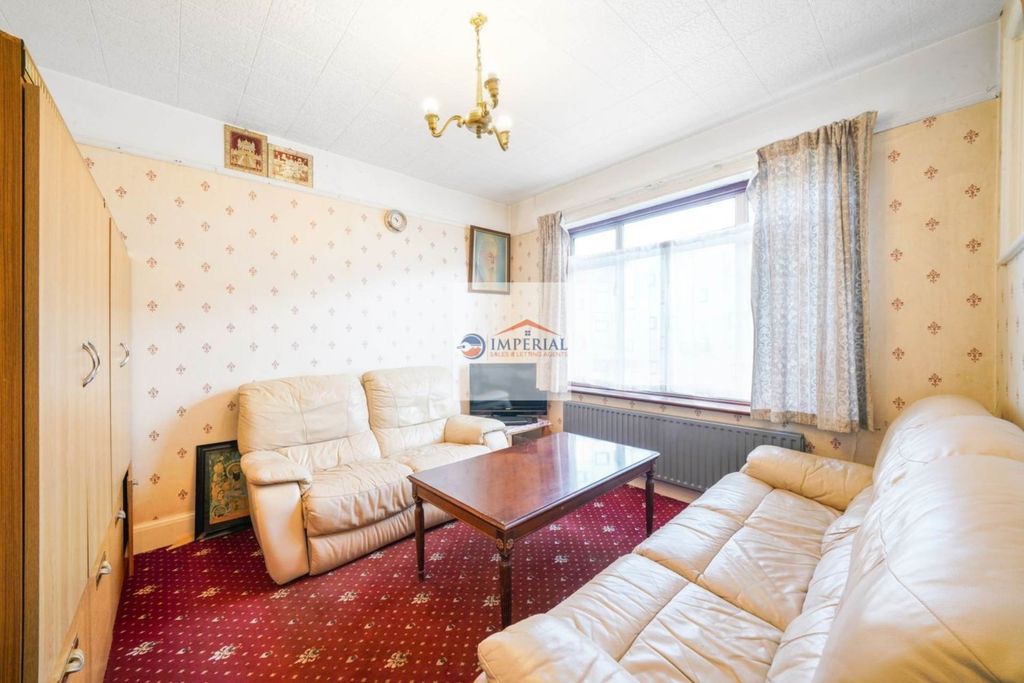Property photo 2 of 13