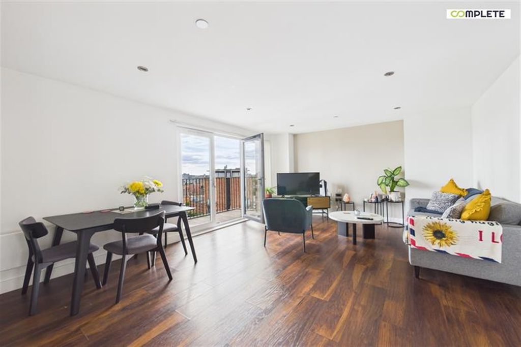 Property photo 1 of 15 (Main)