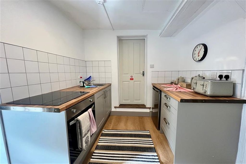 Property photo 2 of 7 (Main)