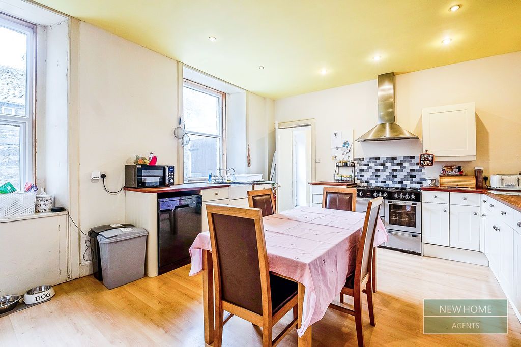 Property photo 3 of 19 Photo 16