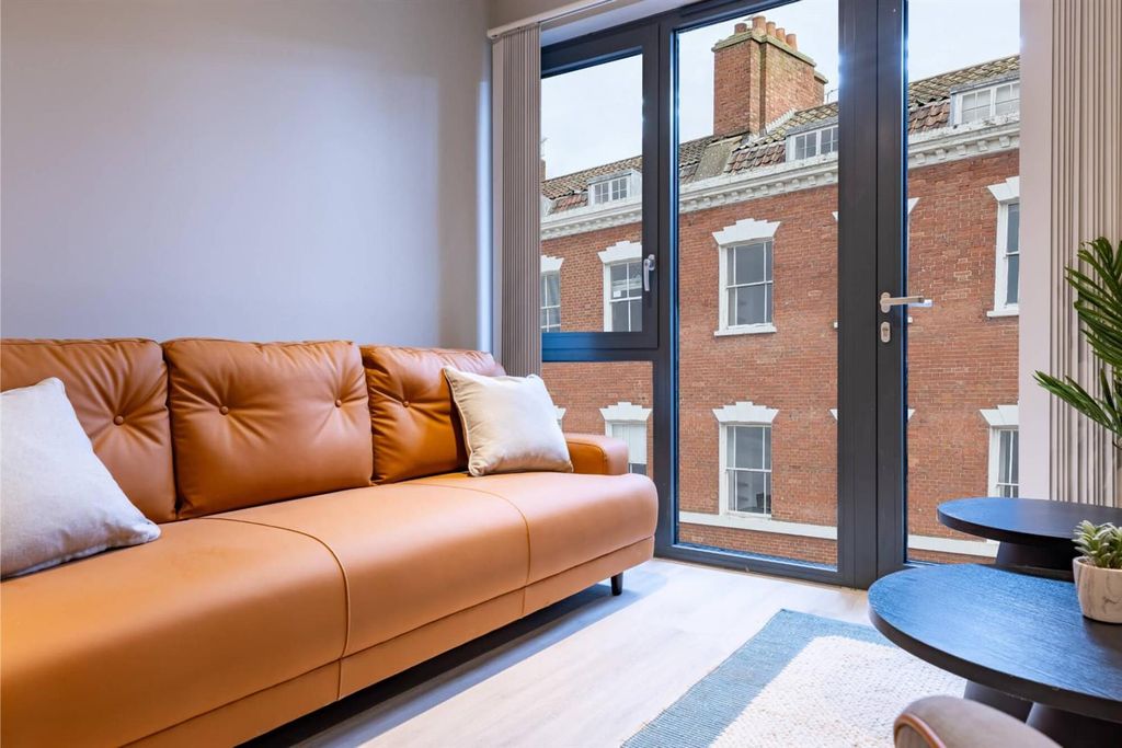 Property photo 2 of 31 8430784.Jpg