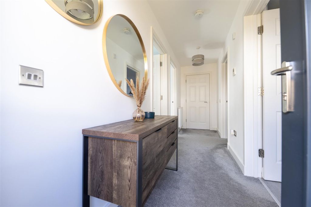 Property photo 2 of 12 Hallway.Jpg