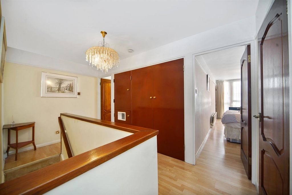 Property photo 1 of 9 Holcroft.Jpg